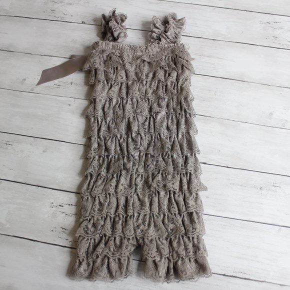 Baby Girl's Shorts Romper Size 18 24 Months 2T Gray Lace Ruffles - Picture 5 of 5